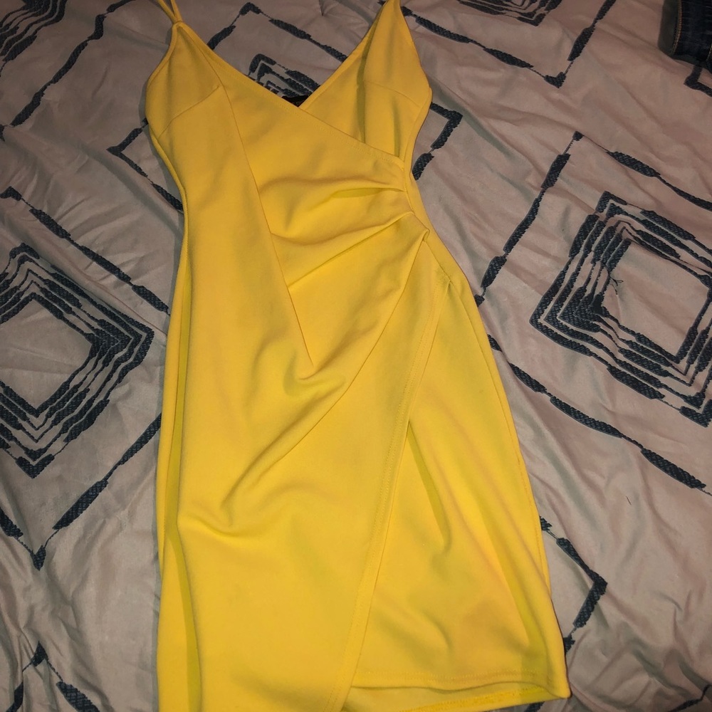 Bomb yellow dress